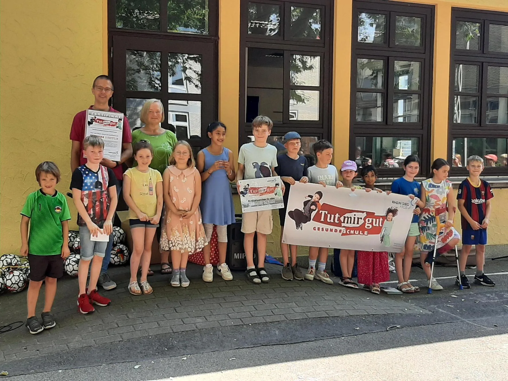 Große Schulversammlung zum Abschluss des Schuljahres