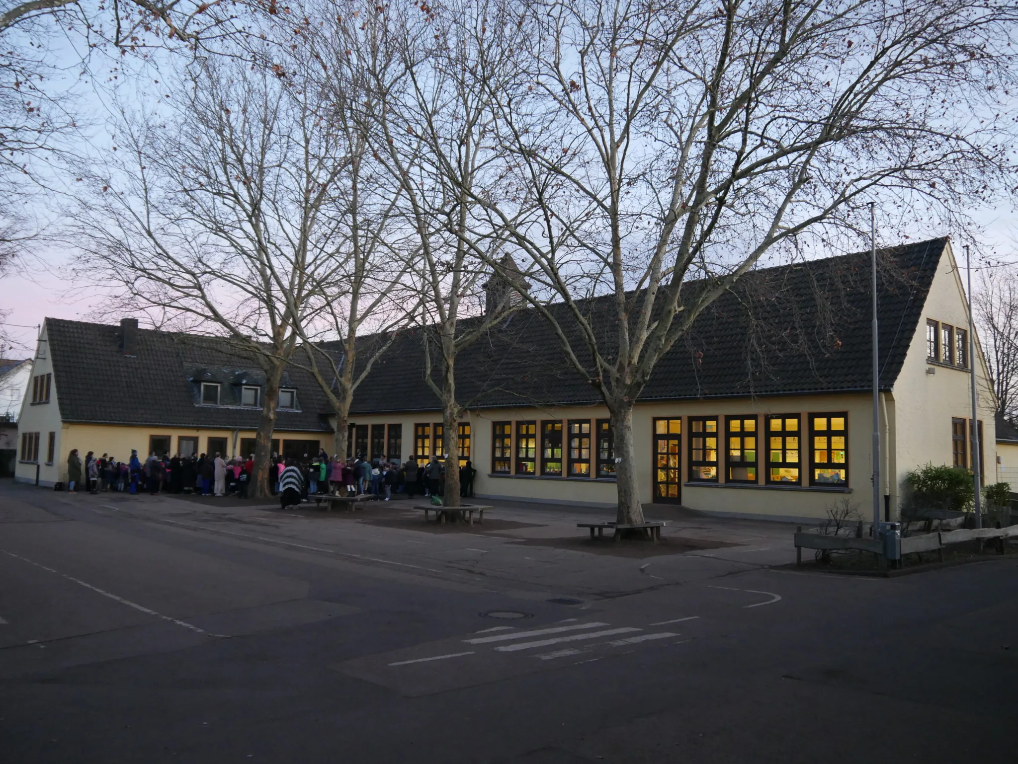 Projekttag „Schule früher“ – eine Zeitreise in die 1950er-Jahre